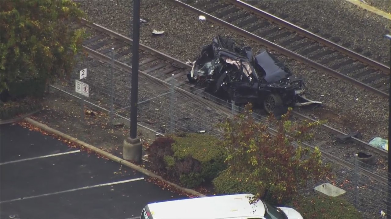 Driver fatally struck by commuter train in Burlingame | KTVU FOX 2