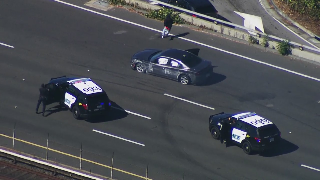 East Bay police chase ends in crash | KTVU FOX 2