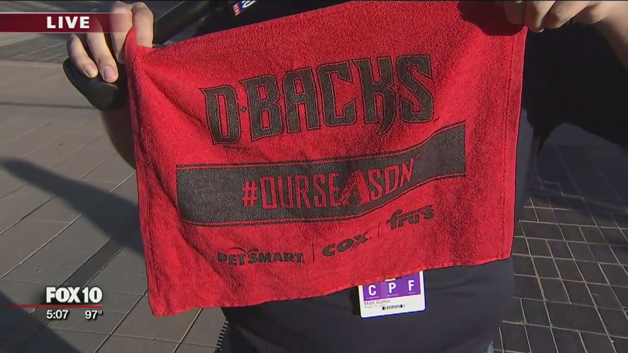 Fans gather in Downtown Phoenix, as Diamondbacks hope for a spot in the NLDS