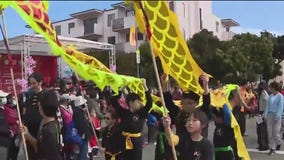 Oakland Chinatown hosts Lunar New Year parade