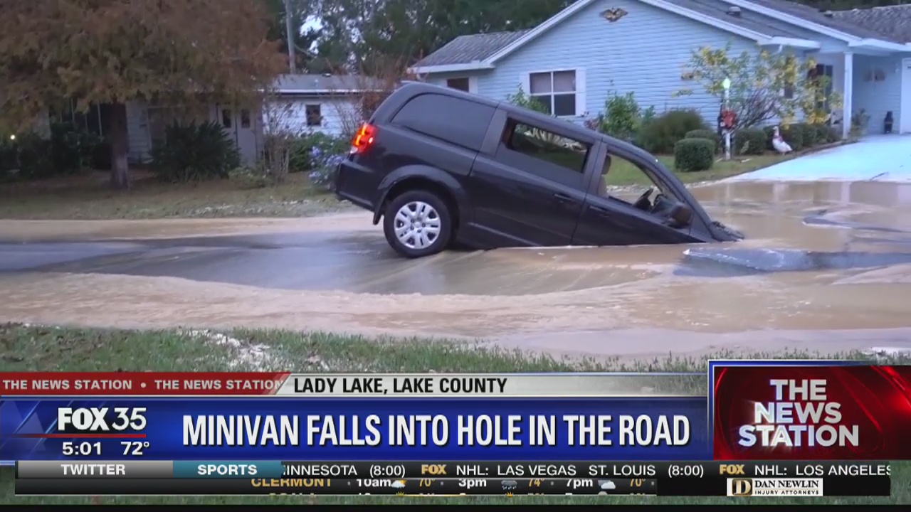 Couple pulled from sinking minivan