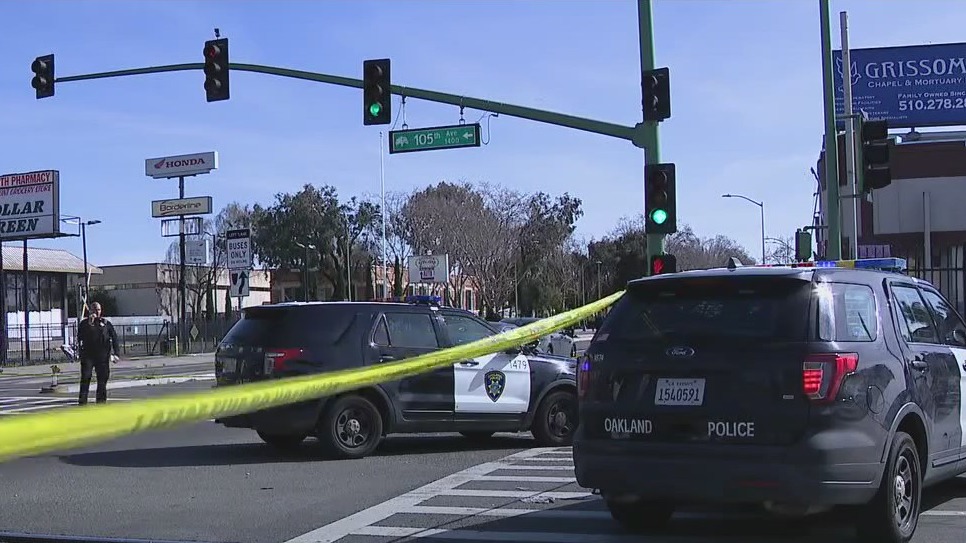 Shooting investigation underway in East Oakland | KTVU FOX 2