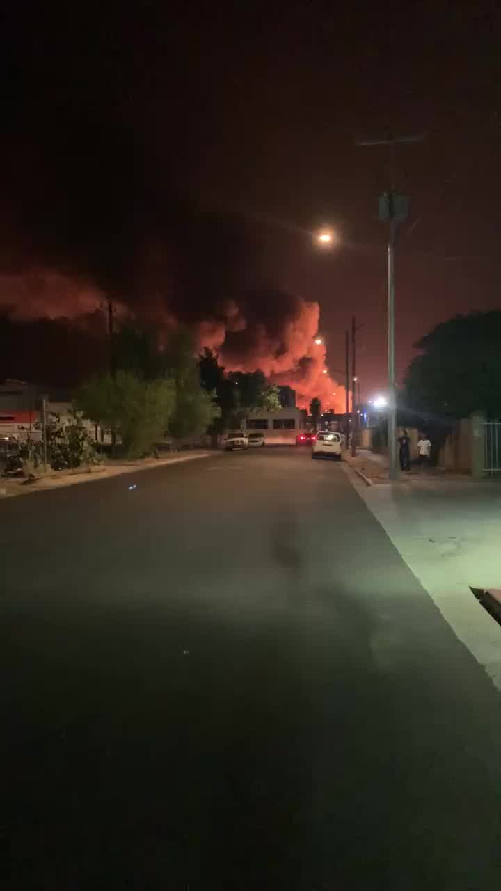 Fire crews battle large fire near downtown Phoenix | FOX 10 Phoenix