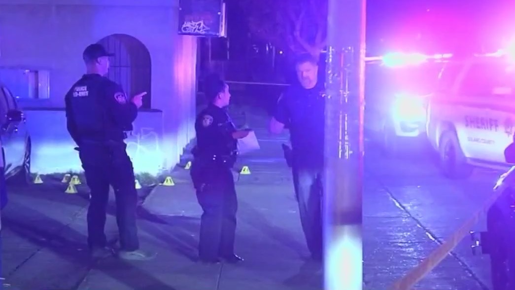 Triple shooting in Vallejo leaves 2 dead near gas station | KTVU FOX 2