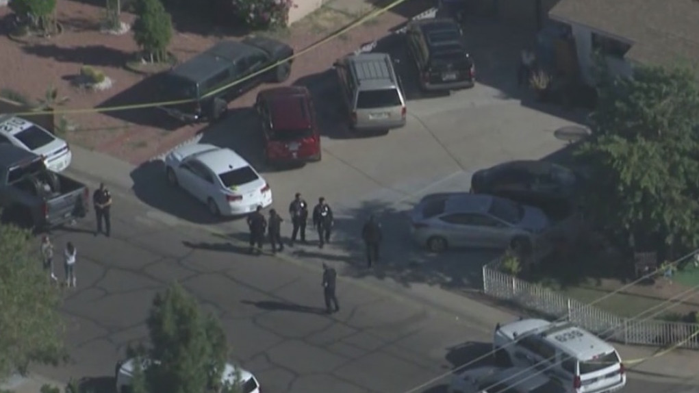 Police investigating shooting in west Phoenix