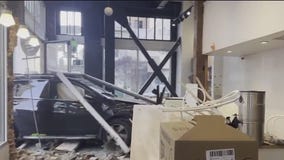 Car slams into Wise Sons deli in Oakland