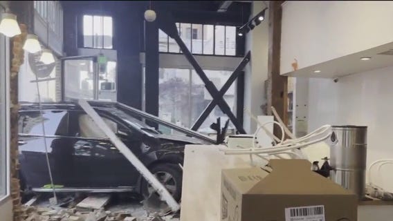 Car slams into Wise Sons deli in Oakland