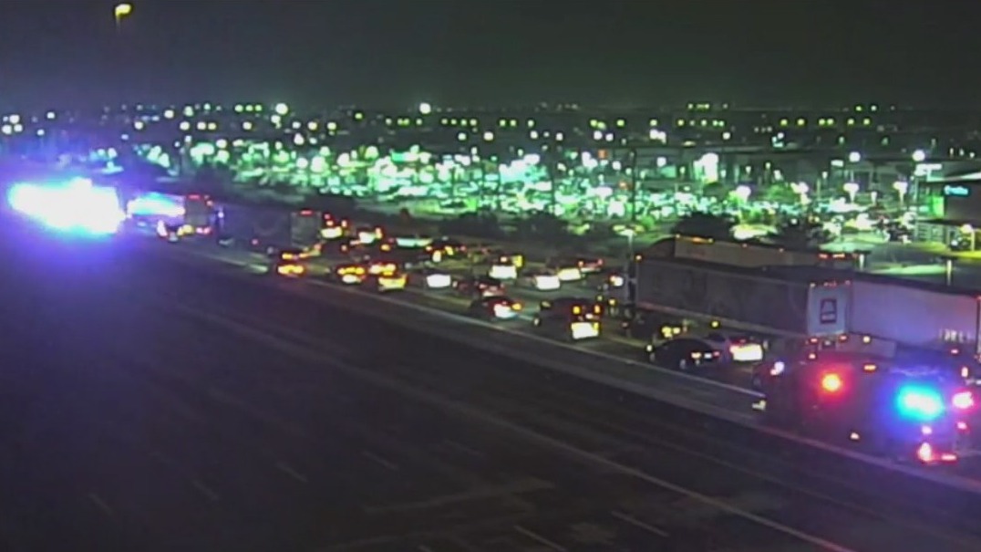 1 dead in crash on I-10 in Avondale