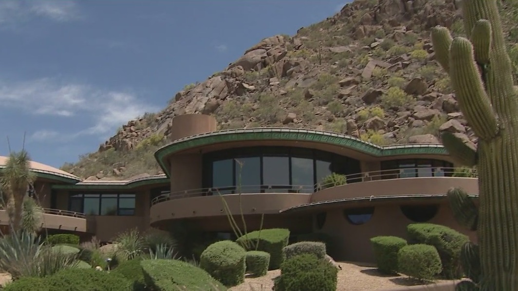Cool House: Frank Lloyd Wright-inspired home