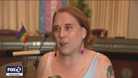 Jeopardy champion Amy Schneider hosts queer youth trivia in Oakland