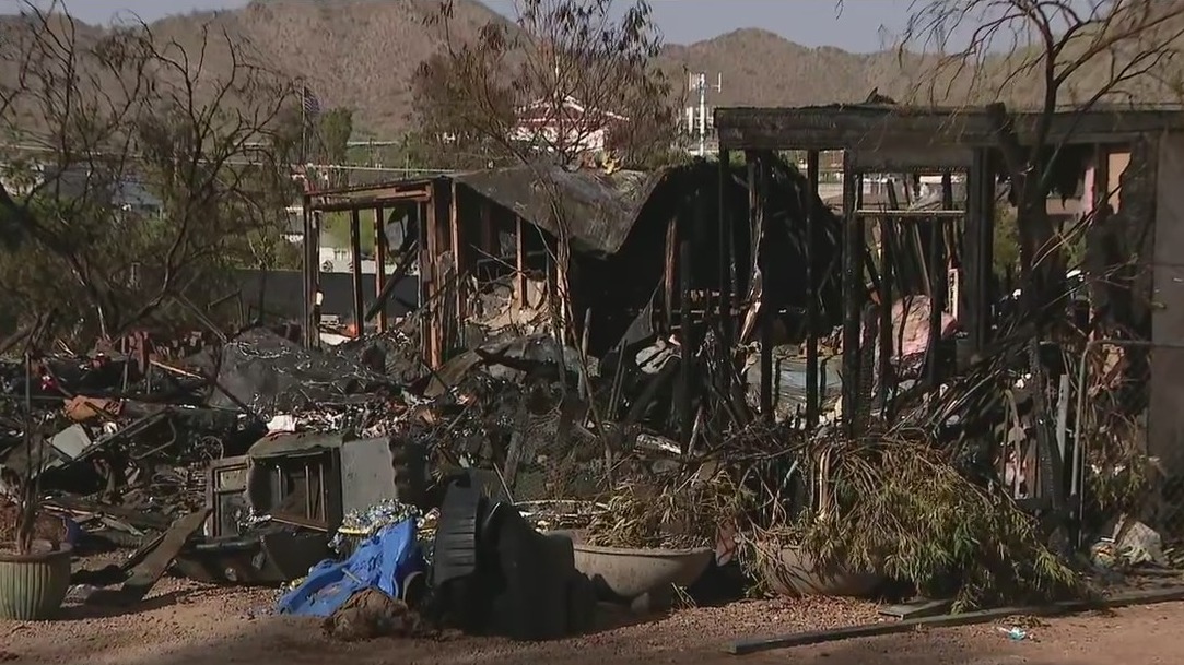 2 north Phoenix homes destroyed following fire | FOX 10 Phoenix