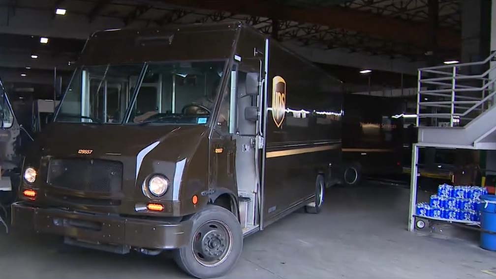 UPS holiday shipping rush