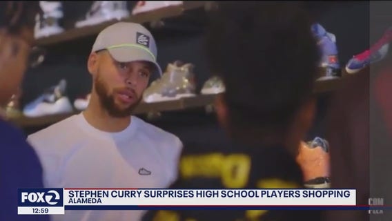 Steph Curry surprises girls basketball team with sneakers
