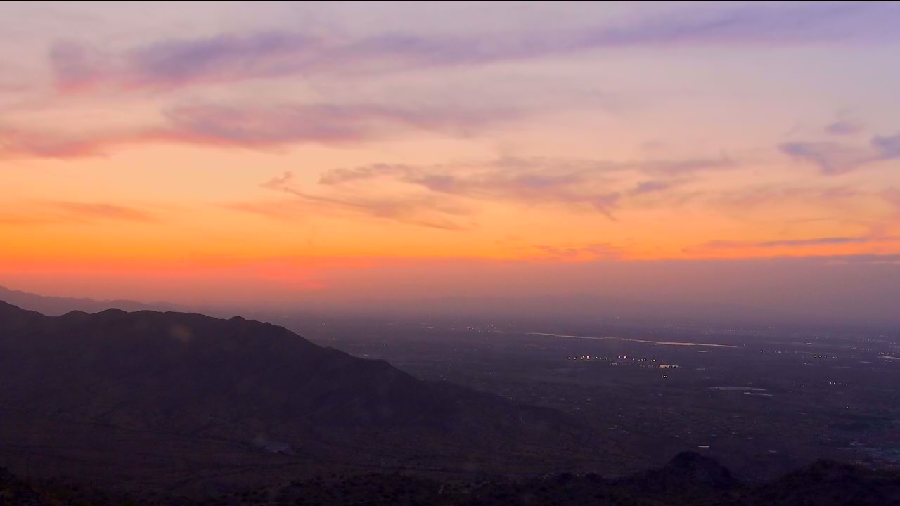 Sign of good luck? Phoenix Suns colors appear in the sky