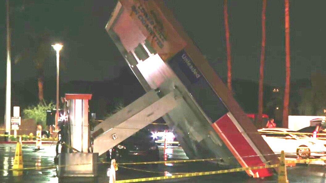 Monsoon damages Phoenix Circle K gas station's canopy