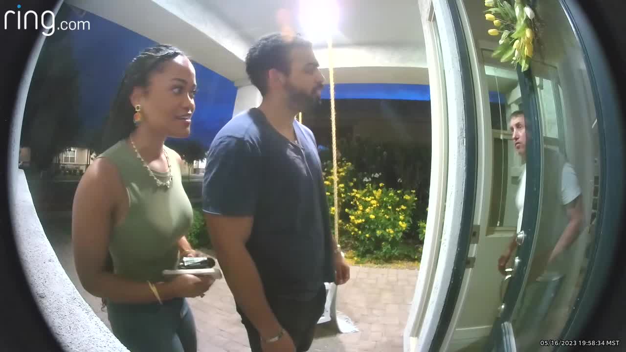 Watch: Couple returns veteran's wallet