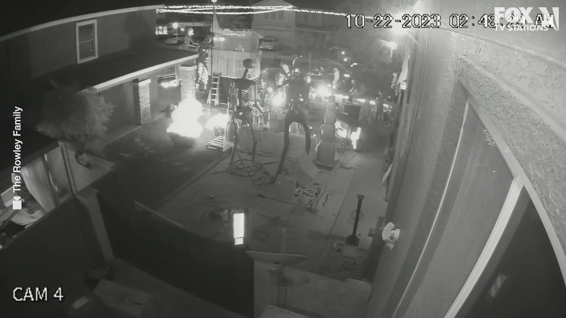 Watch: Mesa Halloween d?cor stolen by unknown thieves