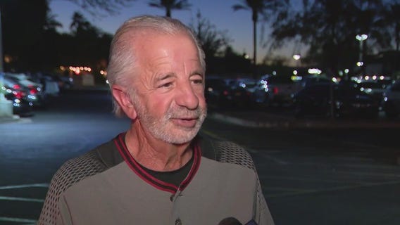 Dad gives up World Series ticket to his daughter