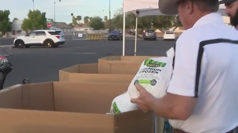 Annual turkey drive in Mesa brings in generous donations