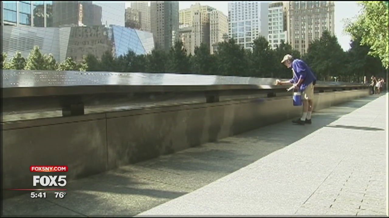 White roses at the 9/11 Memorial