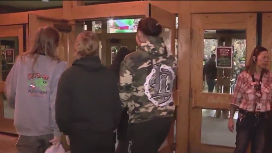 Black Friday shopping at Bass Pro Shop