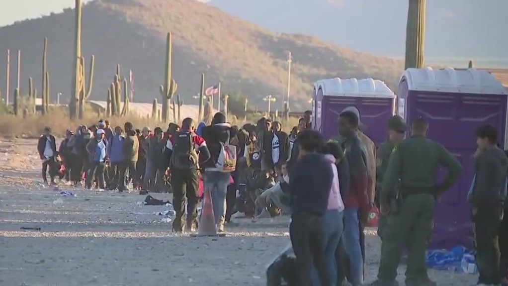 'Unprecedented' border surge in Lukeville, Arizona