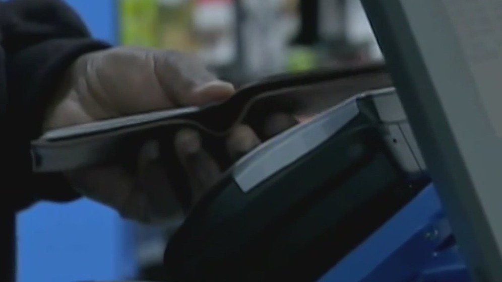 FBI warns of holiday shopping scams