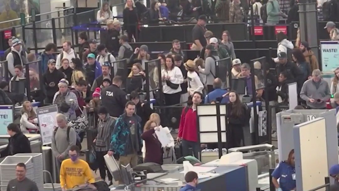 More travelers rushing home ahead of Christmas