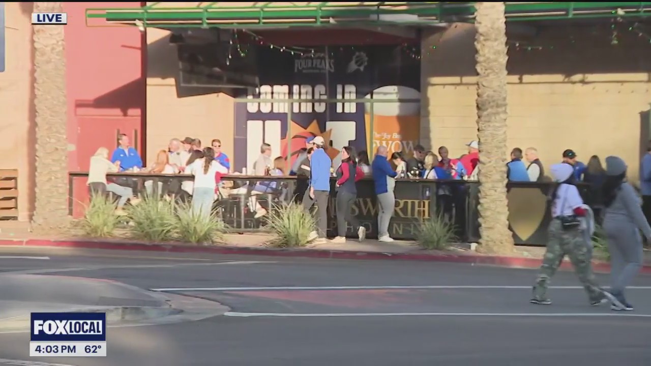 Guaranteed Rate Bowl: Kansas, UNLV fans gather