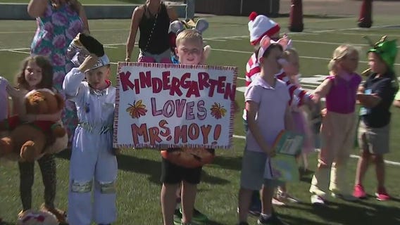 Storybook Parade honors retiring Scottsdale principal