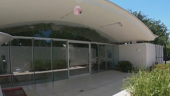 Cool House features abundance of indoor plants