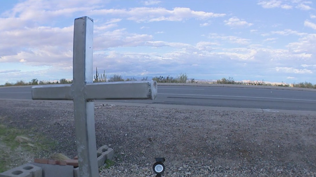 Vandalized memorial replaced by generous man