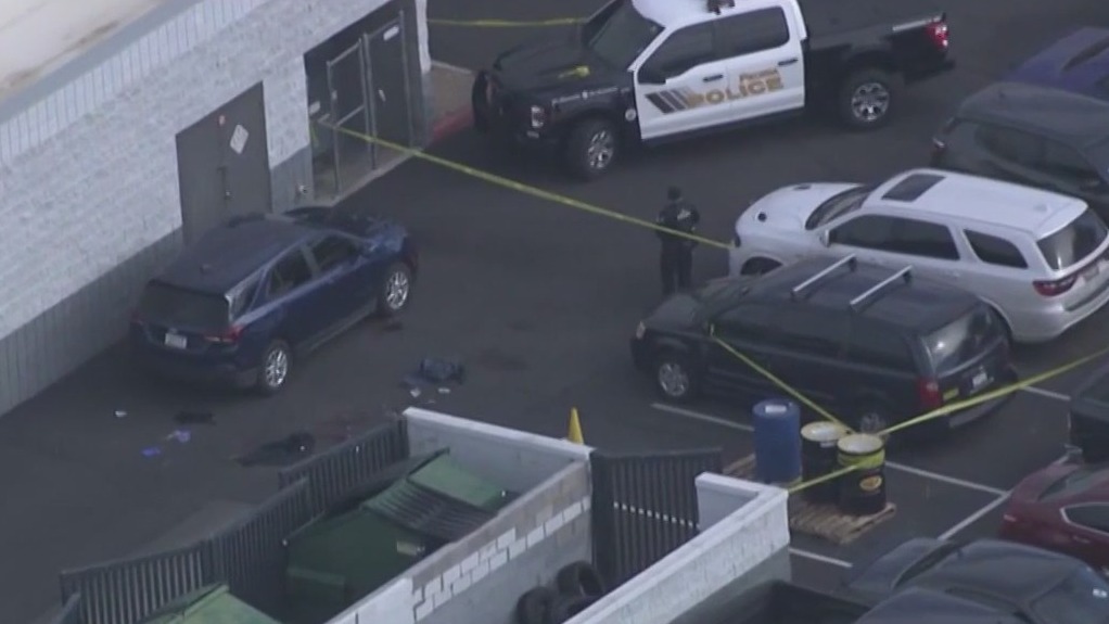 Phoenix officer, suspect hurt in Peoria shooting