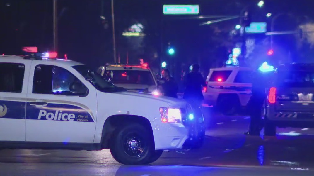 Phoenix crash leaves 2 with life-threatening injuries | FOX 10 Phoenix