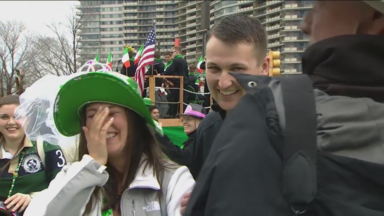 Man proposes to girlfriend at Philadelphia St. Patrick's Day Parade