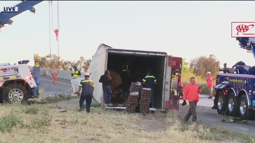 Truck carrying 40K pounds of strawberries overturns in San Jose | KTVU ...