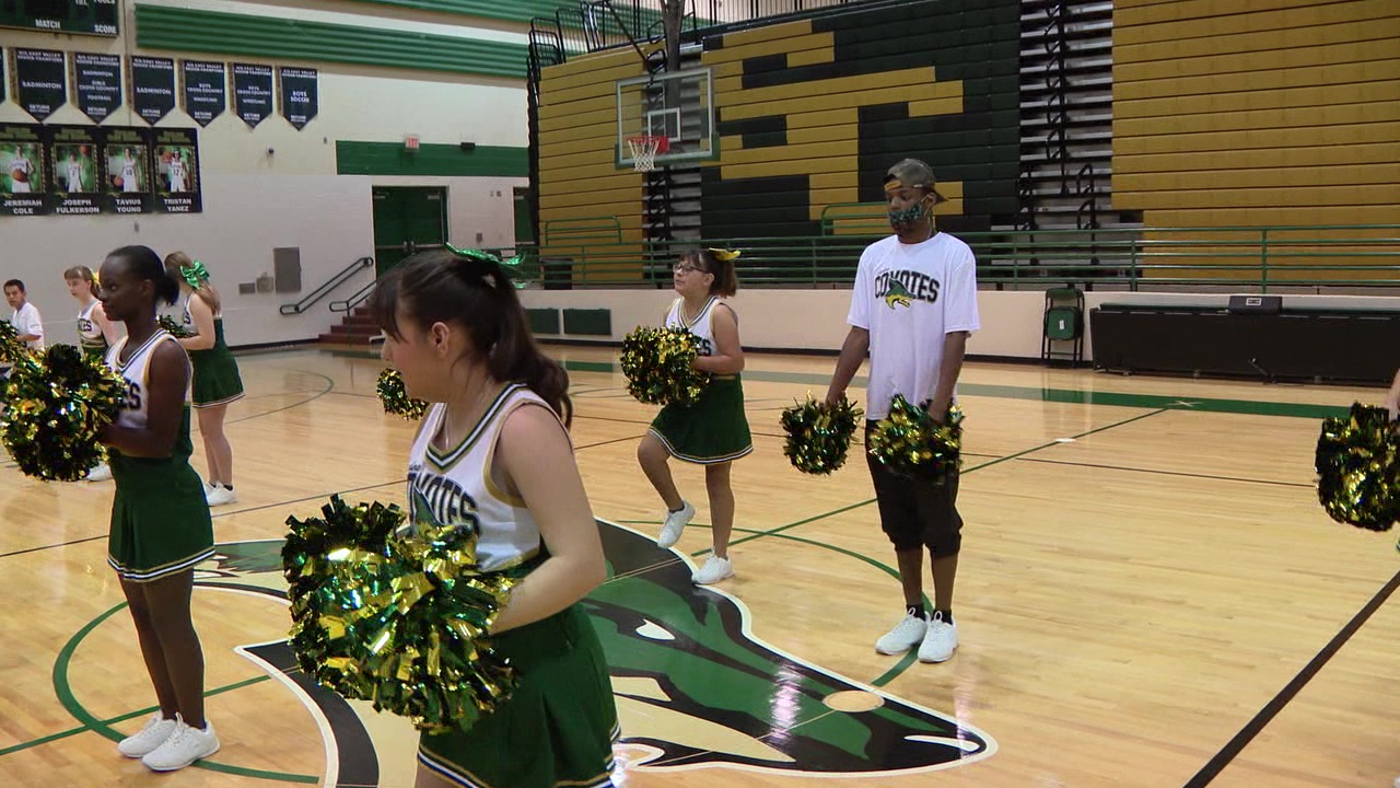 Mesa high school creates unified cheer team
