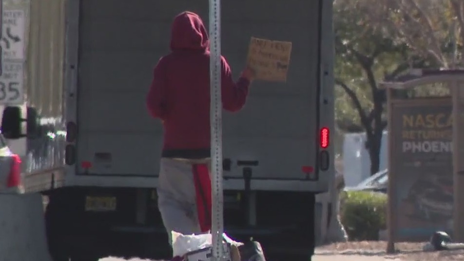 Some AZ lawmakers working to ban panhandling