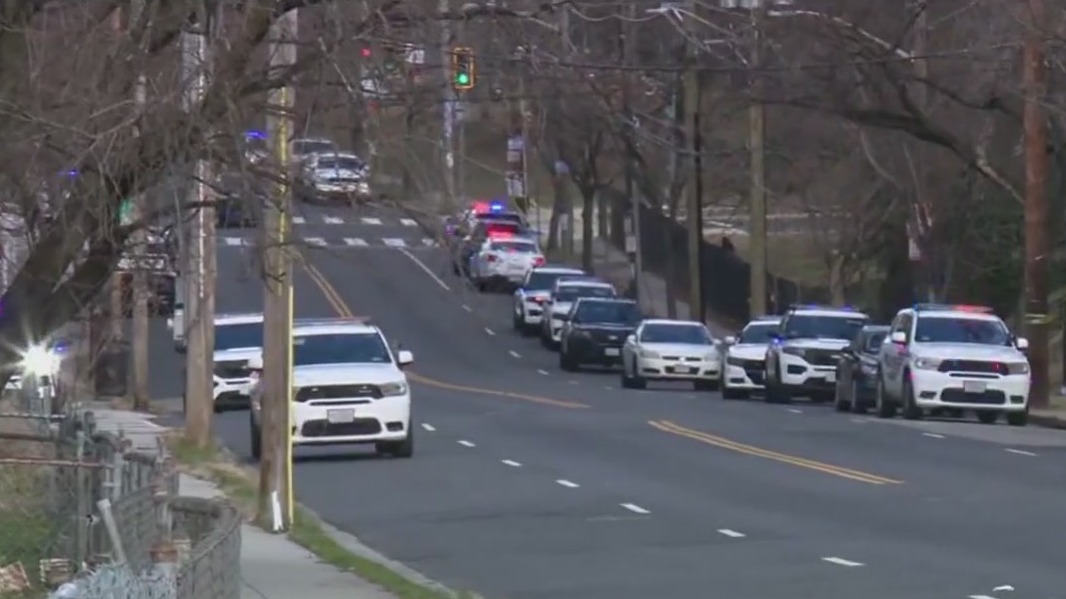 3 D.C. officers shot while executing arrest warrant