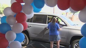 Glendale school holds drive-through parade for students to meet teachers