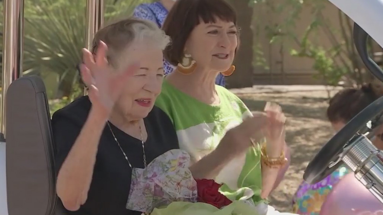 Scottsdale community helps woman celebrate her 105th birthday