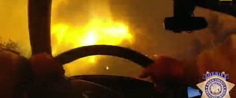 Sheriff deputies scramble to escape wildfire | West Coast Wrap