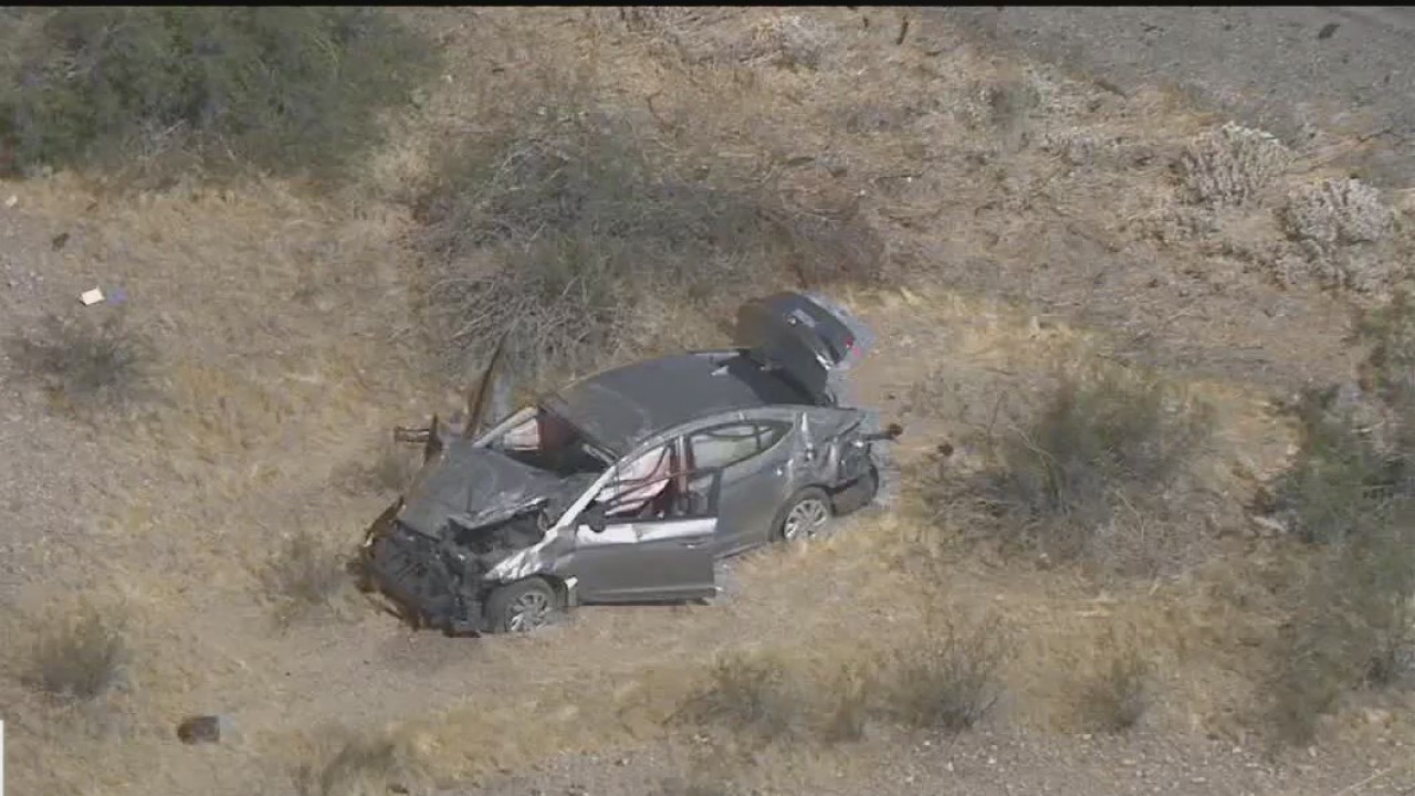 DPS: At least 1 dead in crash on I-10 near Tonopah