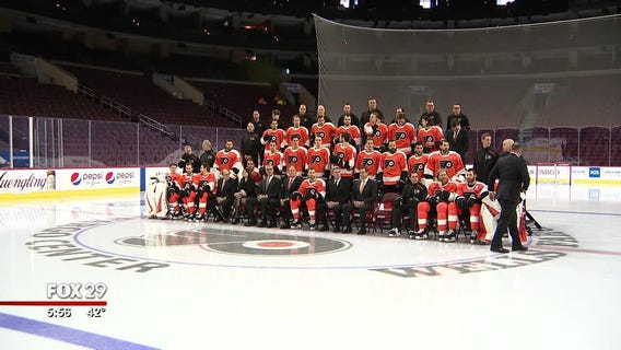100-year-old Flyers fan joins team photo