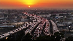 Experts say the late merge 'zipper' method reduces traffic