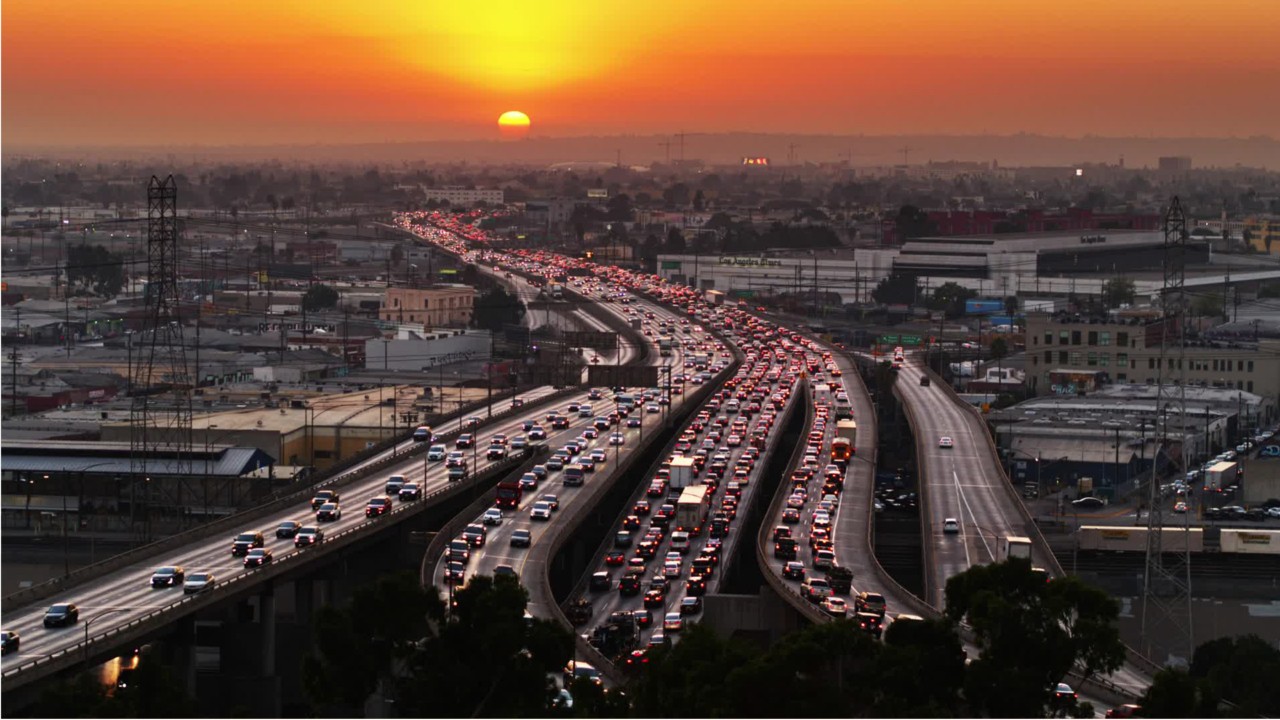 Experts say the late merge 'zipper' method reduces traffic