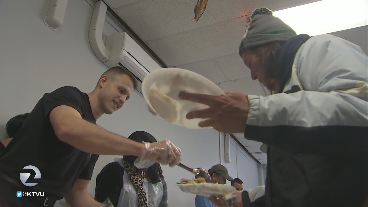 SJPD recruits serve homeless meals for Thanksgiving