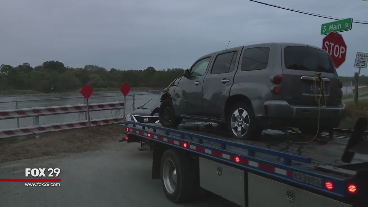 3 dead, 1 missing after car becomes submerged in New Castle County canal