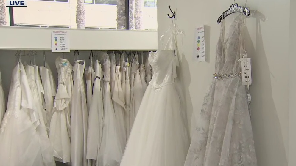 Thrifty Thursday: Almond Tree Wedding Boutique in Phoenix