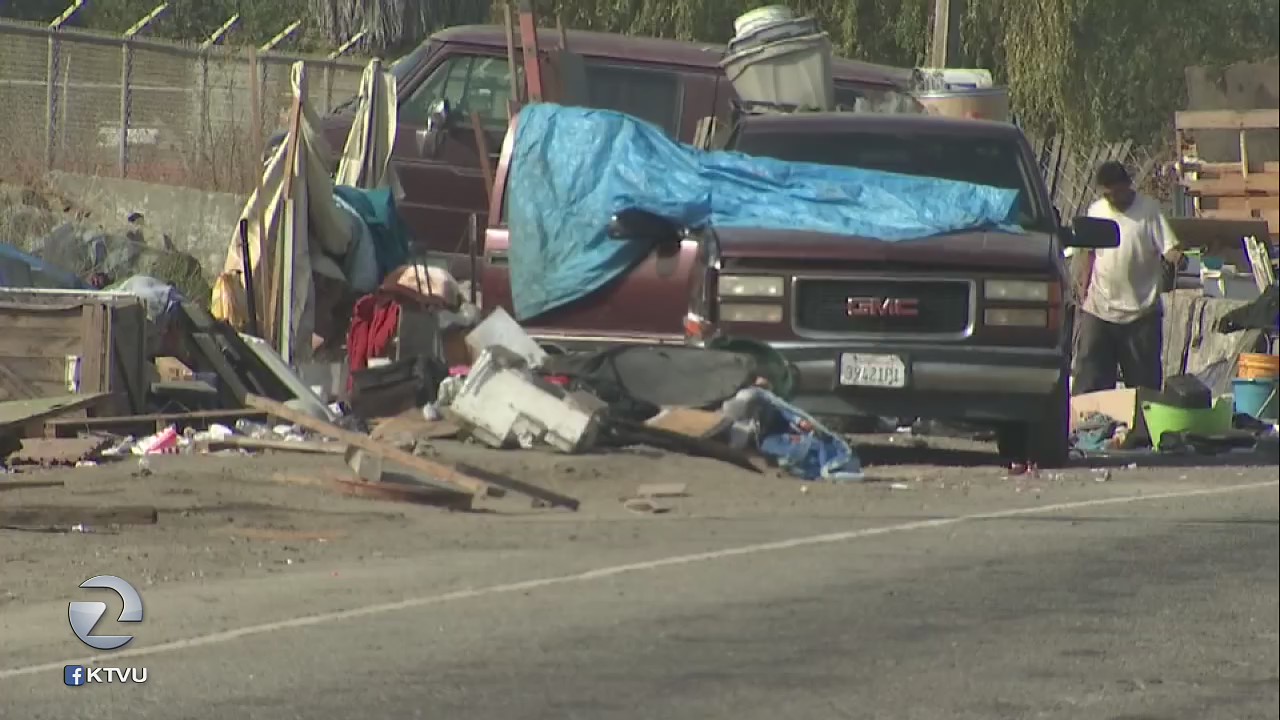 Carjacker runs over 71-year-old woman in Oakland